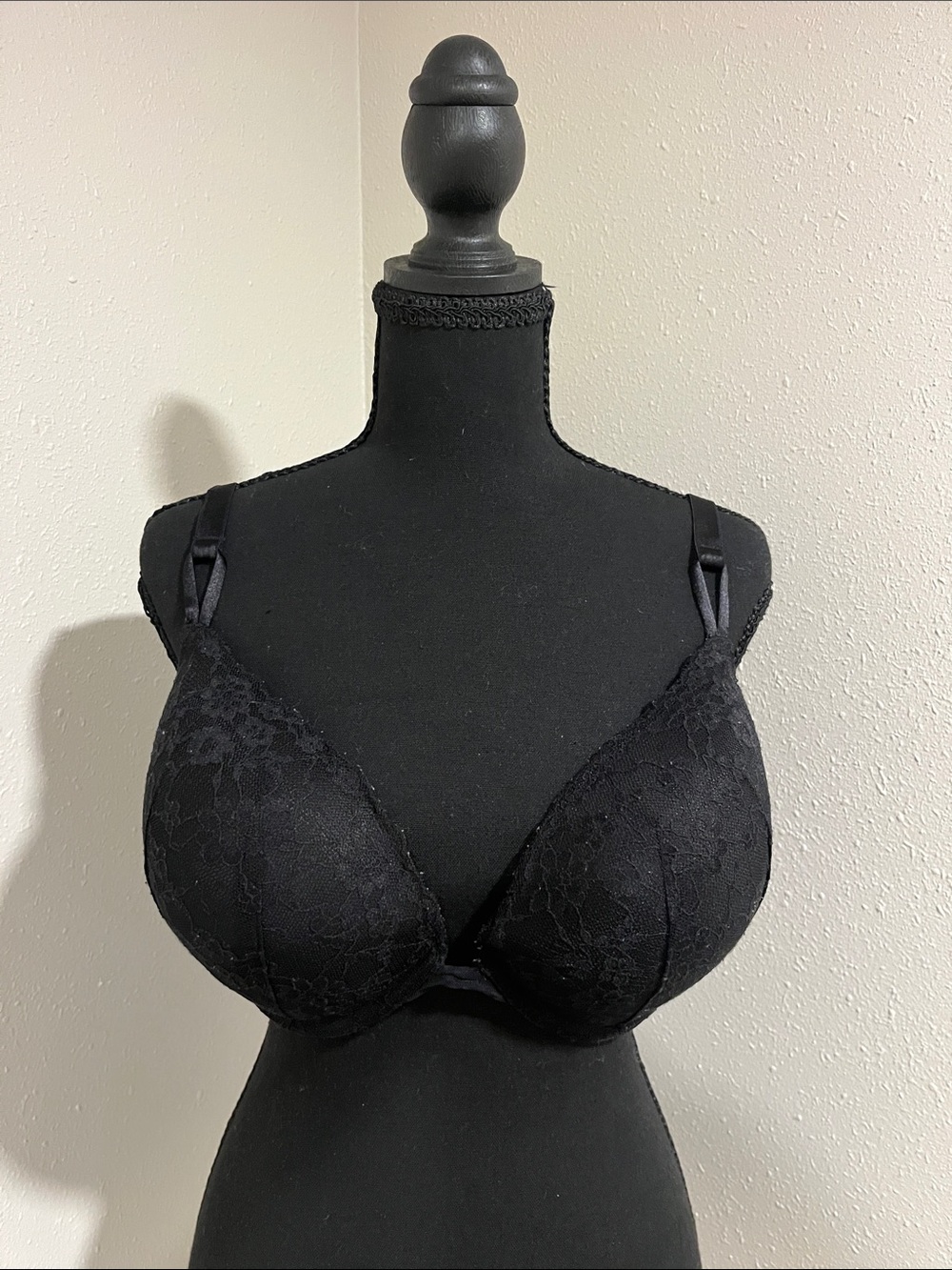 Victoria’s Secret Push-Up Black Lace Overlay Bra-38DD